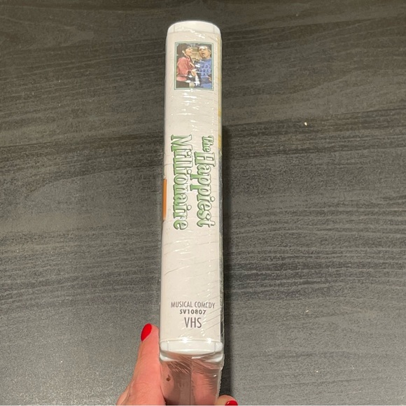 The Happiest Millionaire (New Sealed VHS, 1999) Fred MacMurray, Anchor Bay, 1967 - Picture 2 of 6